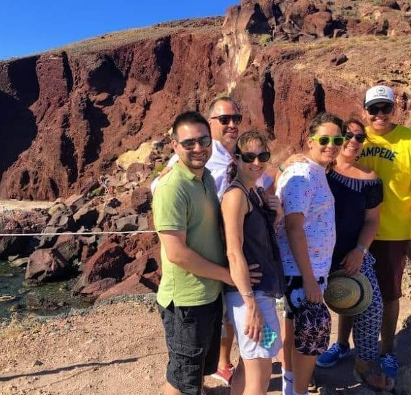 Treat Yourself to a Santorini Beach Tour